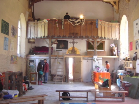 Nadšenci z Holandska rekonstruují kostel ve Vernéřovicích 