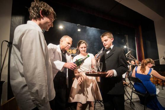 Uznání rodičům, učitelům, starostce, obdiv a poklona sourozencům Soukupovým