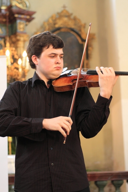 Houslisté bratři Michalovi sklidili aplaus čtyř stovek posluchačů