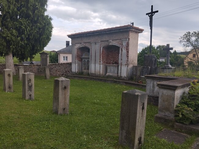 Postarat se o kamennou kroniku. Staré německé hroby mají šanci na záchranu