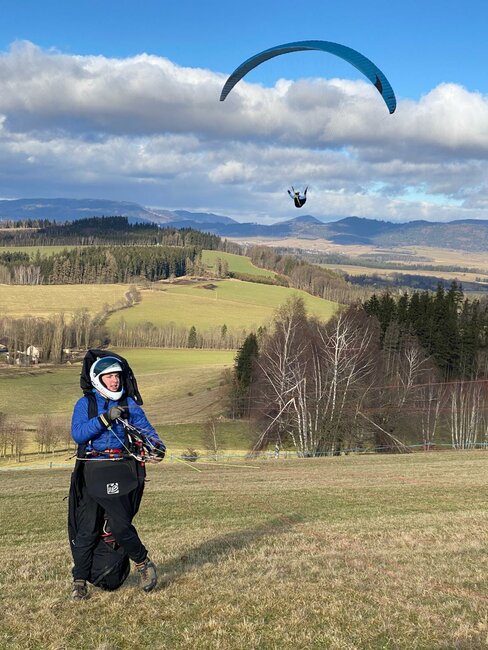 Cenu Broumovska za rok 2024 získal paraglidista Hugo Hadaš