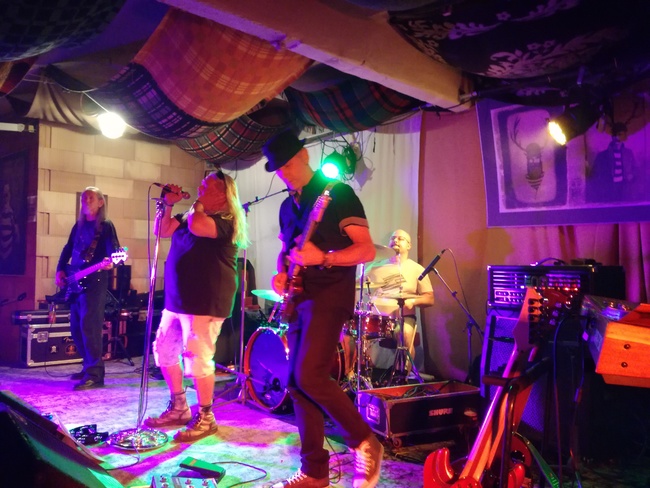 Povedený bluesrockový dýchánek