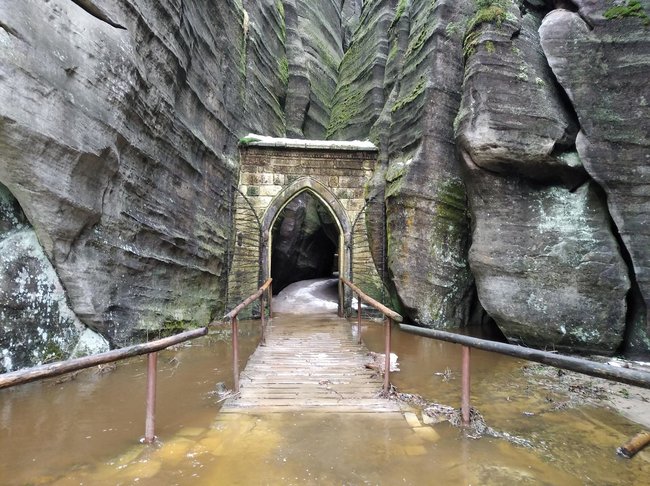 Voda zaplavila turistický okruh v Adršpachu