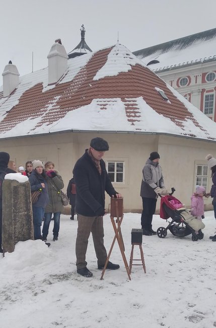 Adventní trh v klášteře přilákal velké množství lidí