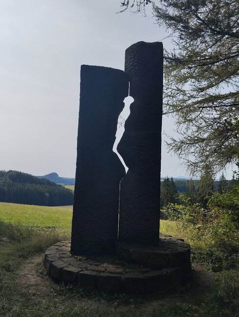 Krajinou Teplicka: krajinou výhledů i historie, krajinou bez lidí