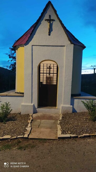 Heřmánkovice rozsvítila nově opravená kaple