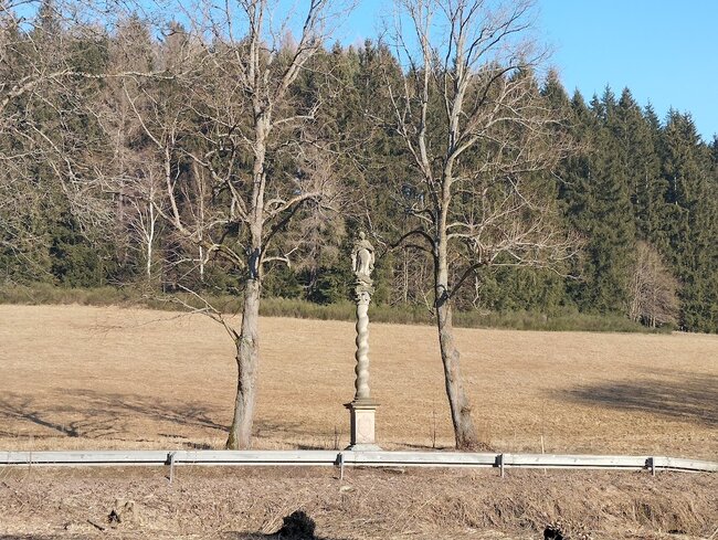 Od kříže k menhirům