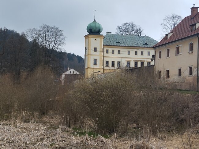 Rybník u zámku v Dolním Adršpachu se znovu naplní vodou