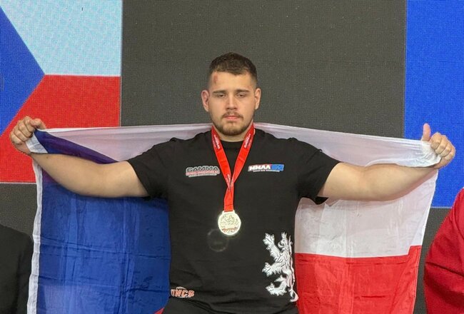 Broumovská stopa v Řecku: Borci z Broumovska přivezli medaile z mistrovství Evropy v MMA
