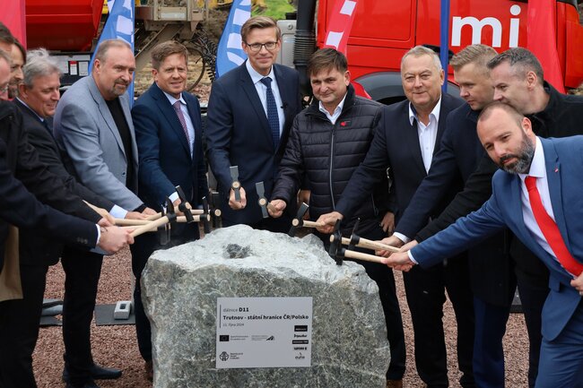 Začala stavba D11. Ovlivní i dopravu na Broumovsku