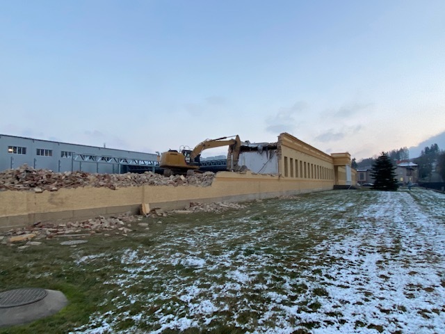 Petr Hauk: „Motiv fasády nové haly je inspirovaný místní krajinou.“