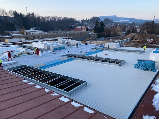 Petr Hauk: „Motiv fasády nové haly je inspirovaný místní krajinou.“