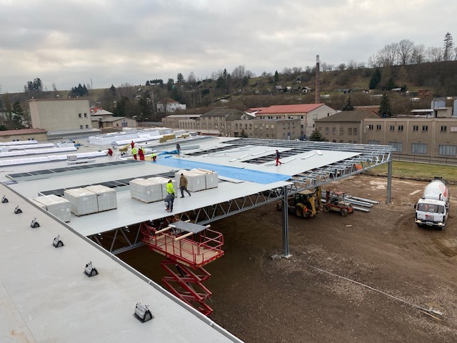 Petr Hauk: „Motiv fasády nové haly je inspirovaný místní krajinou.“