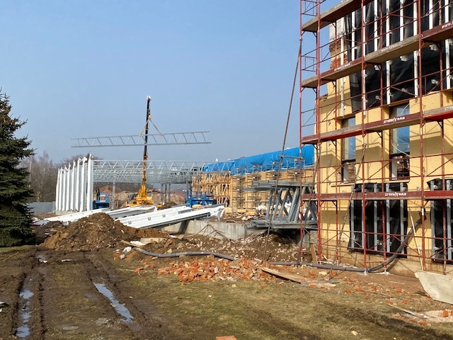 Petr Hauk: „Motiv fasády nové haly je inspirovaný místní krajinou.“