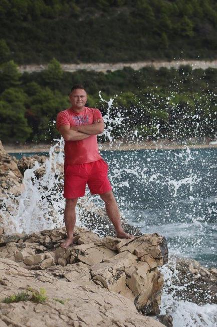 Jedním z finalistů soutěže Gentleman & Žena České republiky 2021 je rodák z Broumovska Jan Šraitr