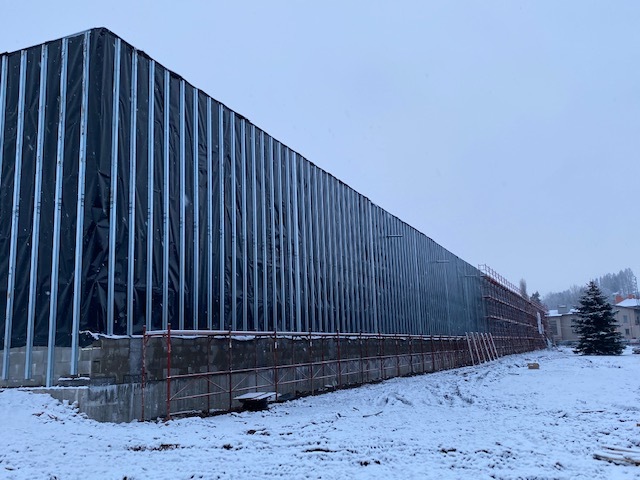 Petr Hauk: „Motiv fasády nové haly je inspirovaný místní krajinou.“