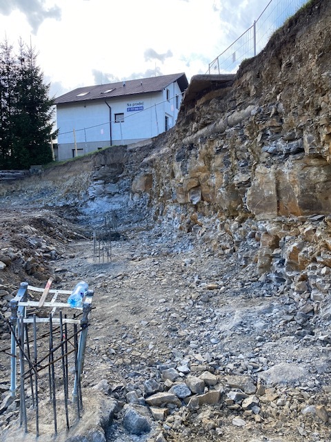 Petr Hauk: „Motiv fasády nové haly je inspirovaný místní krajinou.“