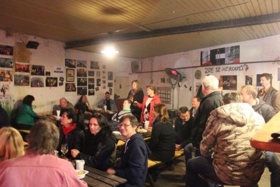 První undergroundový klub na Broumovsku je po rekonstrukci. Zdobí ho originální železné doplňky