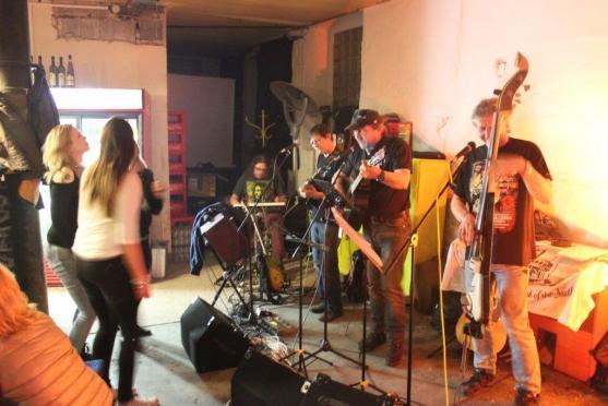 První undergroundový klub na Broumovsku je po rekonstrukci. Zdobí ho originální železné doplňky