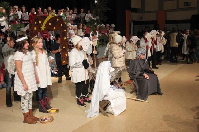 Broumovská Základní škola Hradební už deset let nacvičuje Vánoční ladění