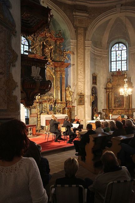 Festival Za poklady Broumovska vstupuje do své druhé poloviny koncertem talentované hudebnice z Broumovska