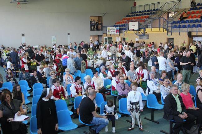 Stovka stánků, více jak tisíc hostů. Takový byl Velikonoční jarmark Gminy Radków