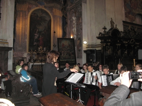 Akordeonový orchestr sklidil dlouhotrvající potlesk