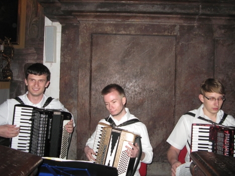 Akordeonový orchestr sklidil dlouhotrvající potlesk