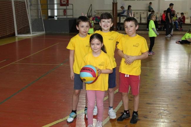 Broumovští "barevní" volejbalisté váleli v Náchodě