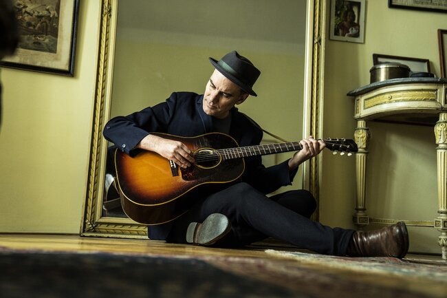 "Zlatý hlas" James Harries vystoupí dnes večer v Broumově