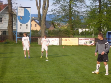 Za úspěchy fotbalistů mladšího dorostu Slovanu Broumov stojí trenér Jindřich Kittler 