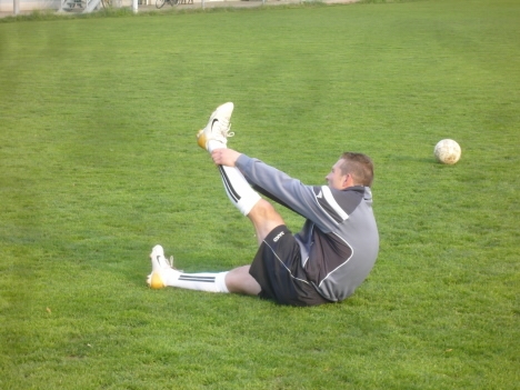 Za úspěchy fotbalistů mladšího dorostu Slovanu Broumov stojí trenér Jindřich Kittler 