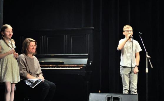 ZUŠ Broumov pořádala krajské kolo Karlovarského skřivánka