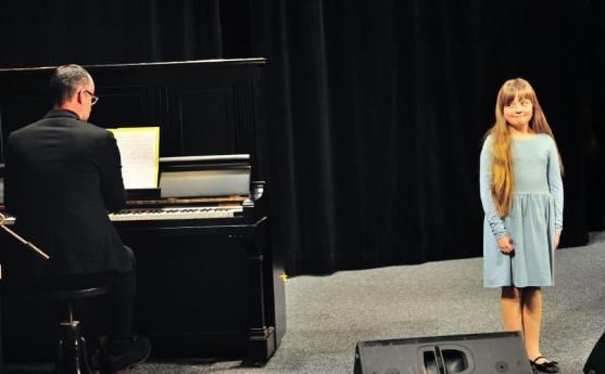 ZUŠ Broumov pořádala krajské kolo Karlovarského skřivánka