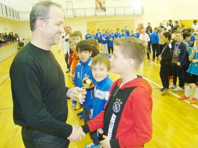 Broumovský fotbal měl zastoupení v mezikrajském finále Zimní halové ligy