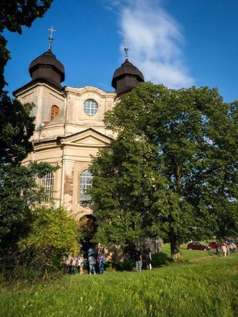 Předposlední koncert festivalu Za poklady Broumovska přivezl Martinů Voices