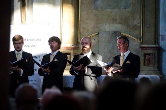 Předposlední koncert festivalu Za poklady Broumovska přivezl Martinů Voices
