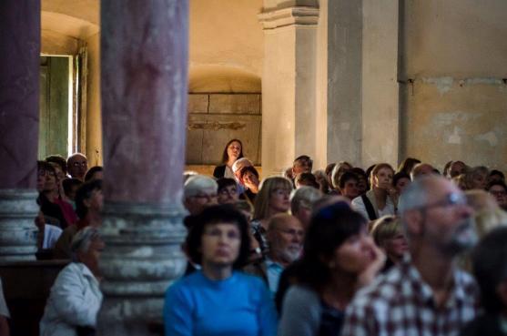 Předposlední koncert festivalu Za poklady Broumovska přivezl Martinů Voices