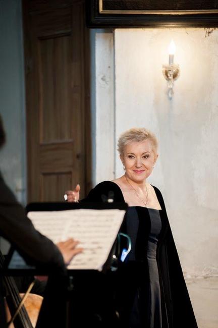 Světově proslulá sopranistka Eva Urbanová zakončila festival Za poklady Broumovska