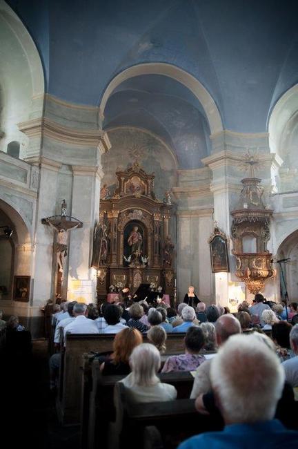 Světově proslulá sopranistka Eva Urbanová zakončila festival Za poklady Broumovska