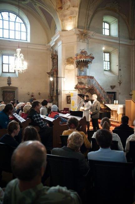 Laureáti Mezinárodní soutěže Broumovská klávesa zahráli v rámci festivalu Za poklady Broumovska v Martínkovicích