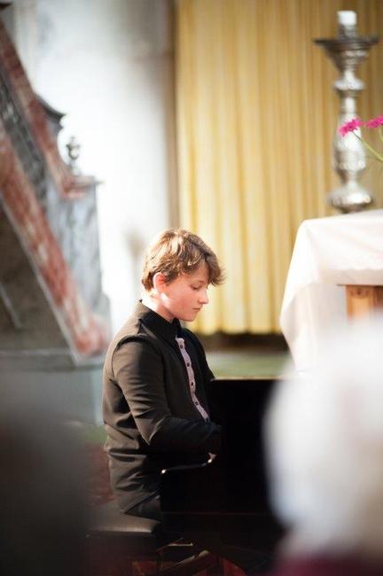 Laureáti Mezinárodní soutěže Broumovská klávesa zahráli v rámci festivalu Za poklady Broumovska v Martínkovicích