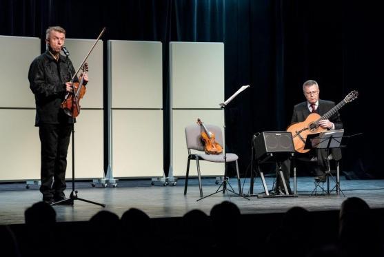 Hudební festival Za poklady Broumovska symbolicky zahájil Jaroslav Svěcený