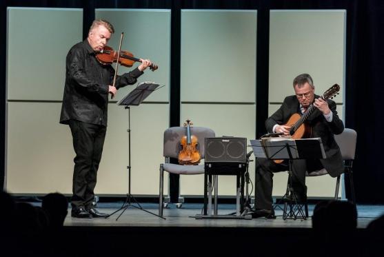 Hudební festival Za poklady Broumovska symbolicky zahájil Jaroslav Svěcený