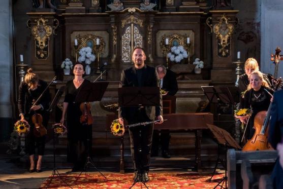 Božanovský kostel se rozezněl zahajovacím koncertem festivalu Za poklady Broumovska