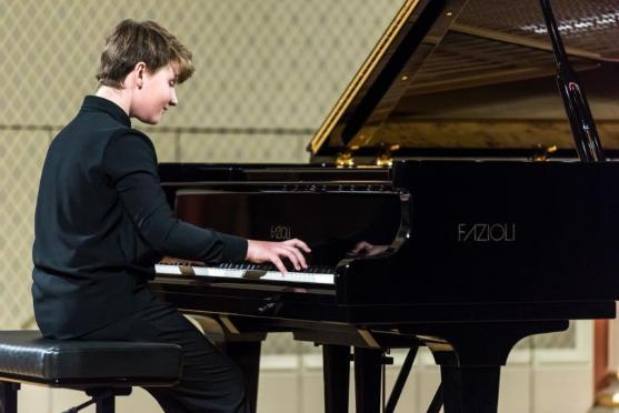 Laureáti Broumovské klávesy vystoupili v Sukově síni pražského Rudolfina