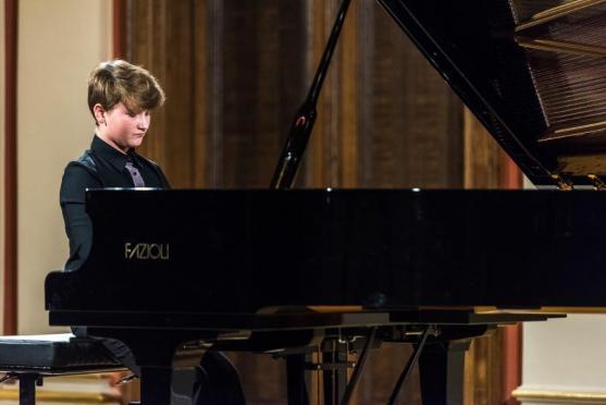 Laureáti Broumovské klávesy vystoupili v Sukově síni pražského Rudolfina