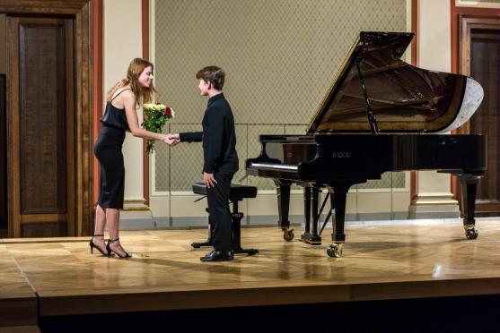 Laureáti Broumovské klávesy vystoupili v Sukově síni pražského Rudolfina