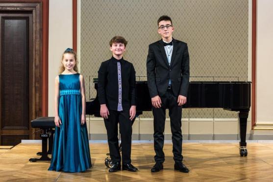Laureáti Broumovské klávesy vystoupili v Sukově síni pražského Rudolfina