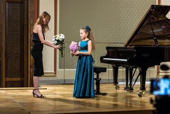 Laureáti Broumovské klávesy vystoupili v Sukově síni pražského Rudolfina